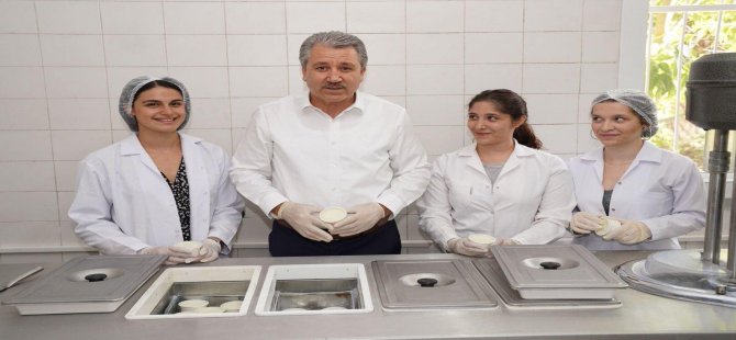 Ege Üniversitesi’nde Doğal Ürünlerle Katkısız Dondurma Ve Kefir Üretimi