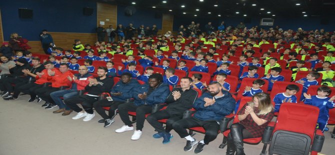 Aliağaspor’un Yıldızları Altyapı Oyuncularıyla Söyleşide Buluştu