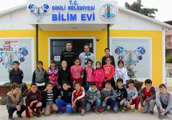 Çocuk Bilim Evi Ziyaretçi Akınına Uğruyor