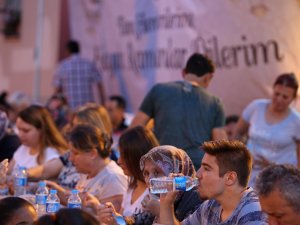 Buca’da Her Gün Farklı Mahallede İftar Çadırı