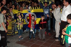 Fener Kazandı, Aliağa Ayağa Kalktı