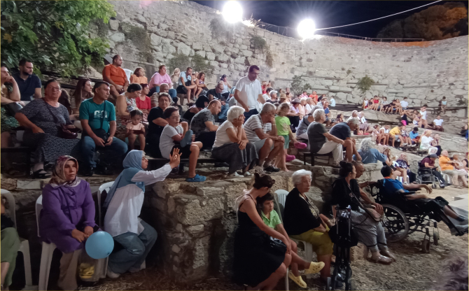 Foça 3.Uluslararası Meddah Ve Masal Festivali Başladı