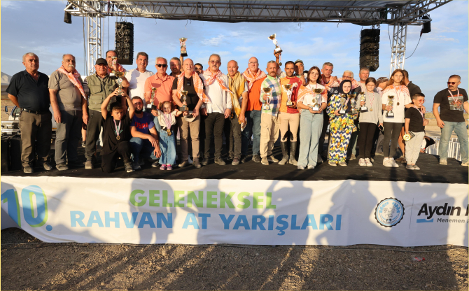 Menemen’de rahvan at şöleni yaşandı