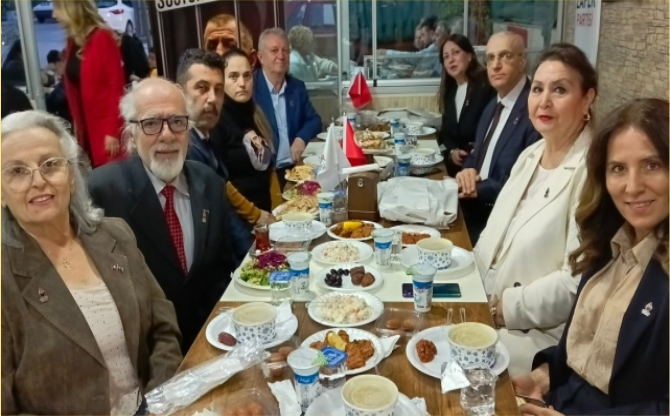 Zafer Partisi Aliağa İlçe Başkanlığı'ndan İftar Programı