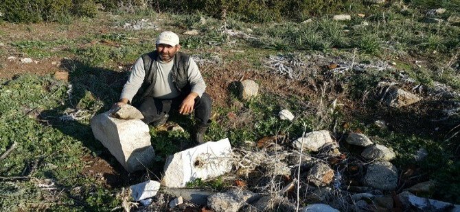 Koyun Otlatırken Tarihi Kalıntı Buldu