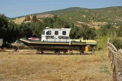 Foça Çevre Botu Tarlada