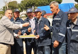 Belediyeye baklavalı teşekkür