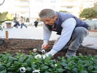 Karşıyaka'da Çiçek Böcek Belediyeciliğine Devam!