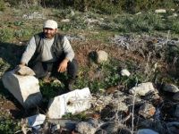 Koyun Otlatırken Tarihi Kalıntı Buldu